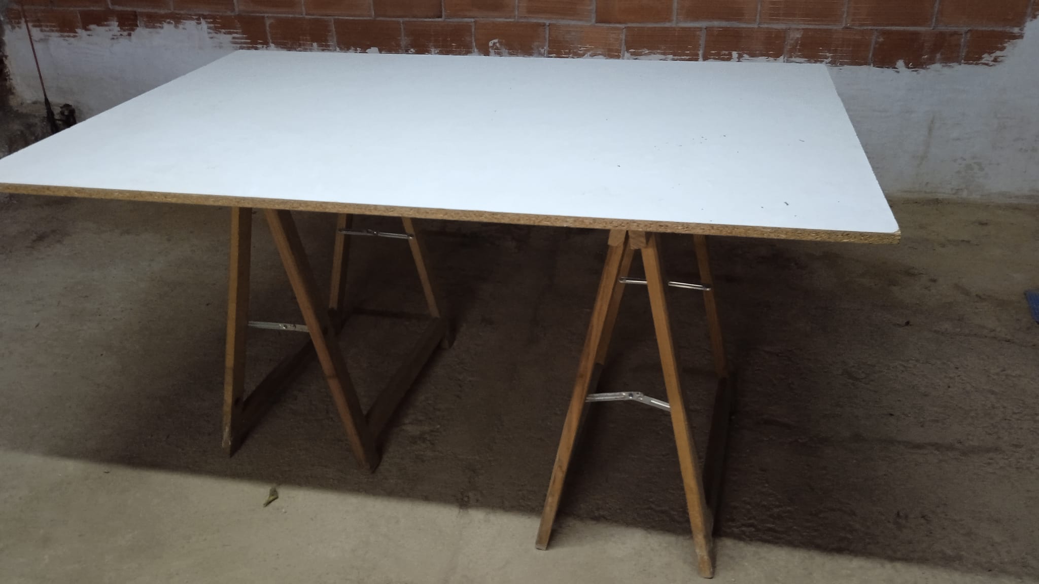 Empresa de recogida y reciclaje de muebles viejos en Torrelles de Foix - ¡Haz espacio en tu hogar de forma sostenible!