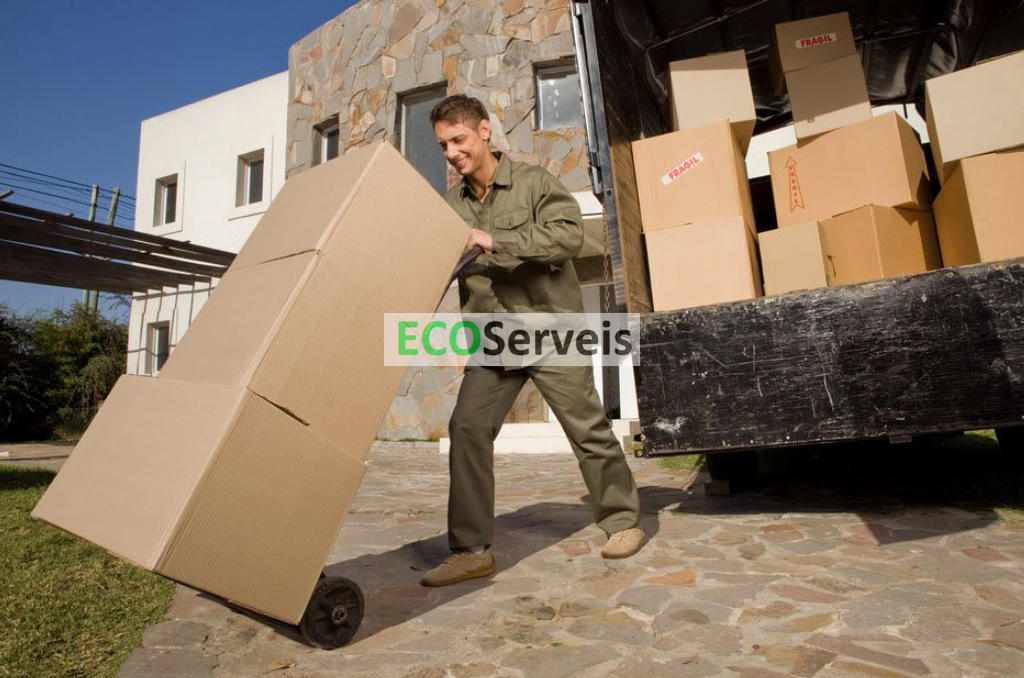 EcoServeis, la empresa compromesa amb el medi ambient que buida el teu pis o casa a Vinyols i els Arcs