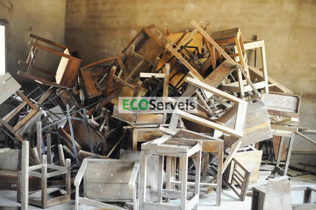 EcoServeis: L'empresa de referència per a la retirada de trastos vells i mobles a Forès