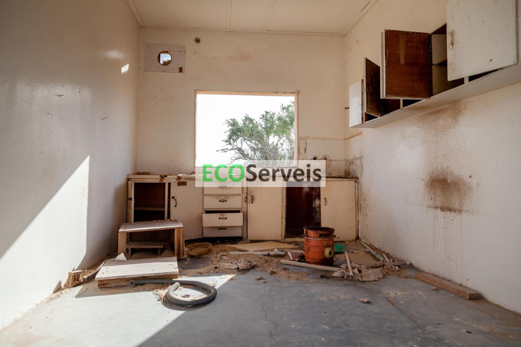 Responsabilitat ambiental i professionalitat: el servei de buidatge de pisos i cases de EcoServeis a Sarral