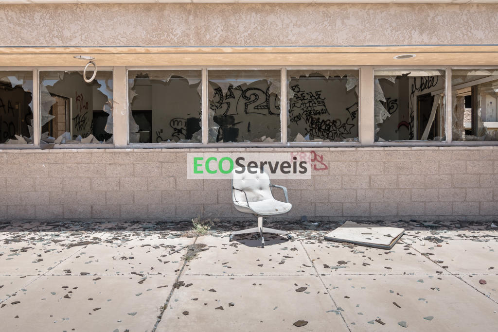 Tots els detalls del servei de buidatge de pisos i cases de EcoServeis a Querol